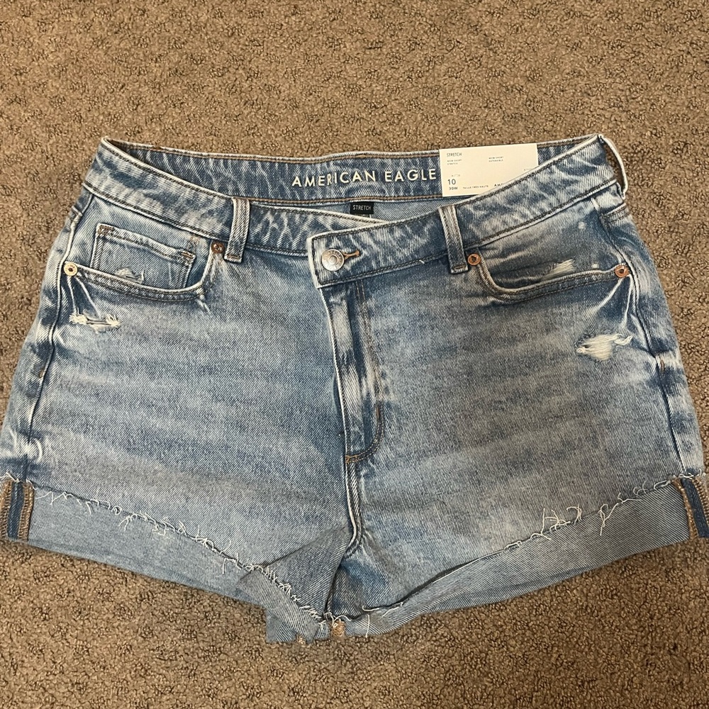 NWT American Eagle Outfitters Mom Shorts
